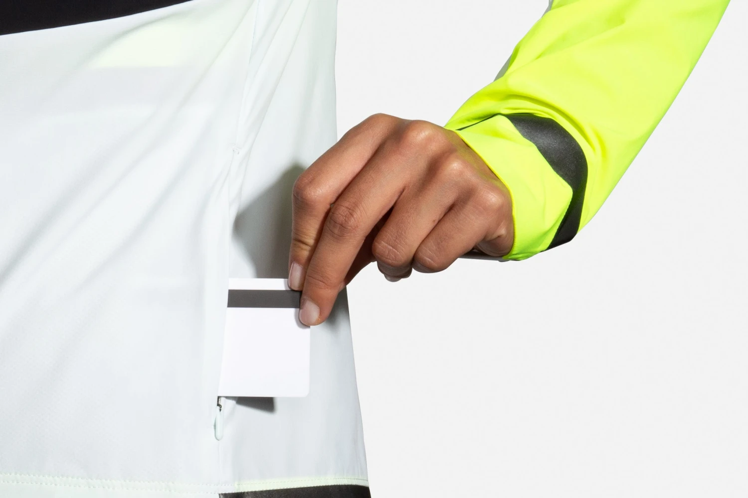 Brooks Women's Carbonite Jacket - Icy Grey/Black/Nightlife (221493030) 7 Brooks Women's Carbonite Jacket - Icy Grey/Black/Nightlife (221493030) - Image 7