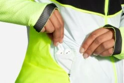 Brooks Women's Carbonite Vest - Icy Grey/Black/Nightlife (221498030) 13 Brooks Women's Carbonite Vest - Icy Grey/Black/Nightlife (221498030) -Run Style Shop 221498 030 D3 Carbonite Vest