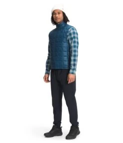 The North Face Men's Thermoball Eco Vest 2.0 - Monterey Blue (NF0A5GLOBH7) -Run Style Shop NF0A5GLO BH7 model34