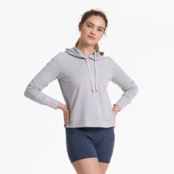 Vuori Women's Halo Essential Hoodie